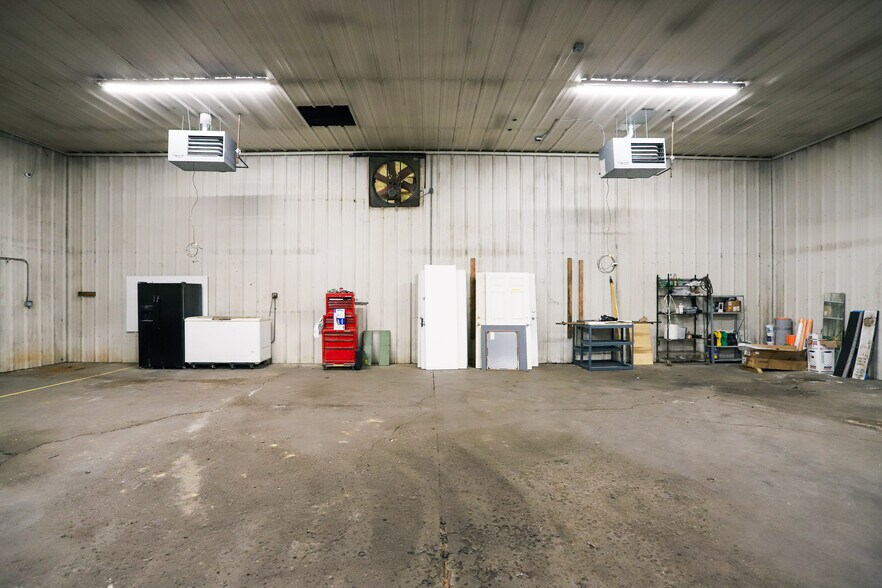 More Photos Of 1301 Fabricon Blvd, Jeffersonville Light Manufacturing For Lease