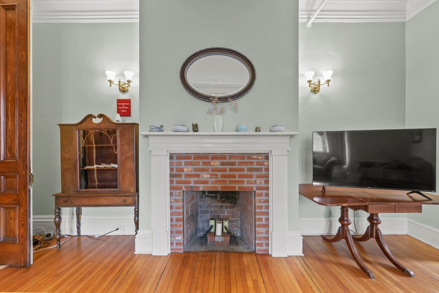 More Photos Of 74 Wendell Ave, Pittsfield Hotel For Sale