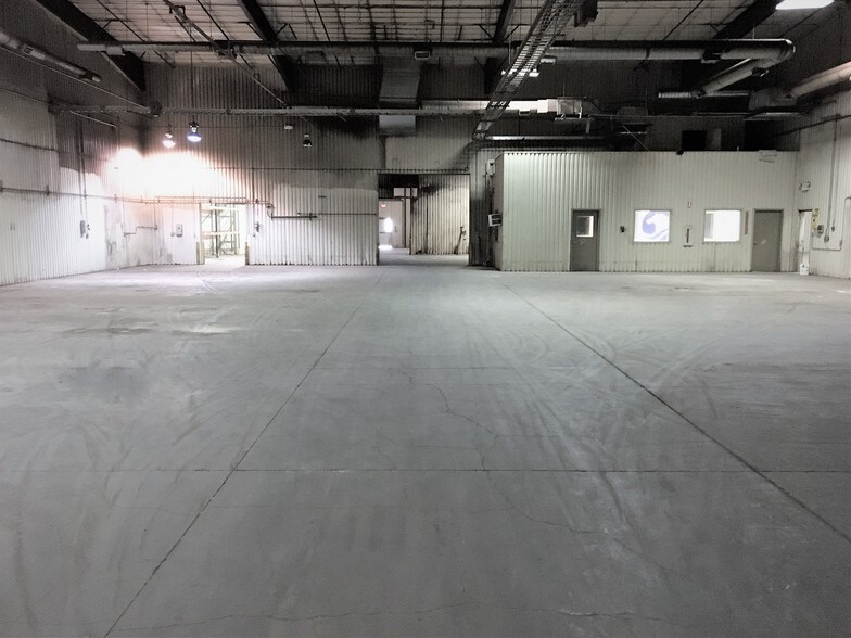 More Photos Of 1108 Commerce St, Marshall Manufacturing For Sale