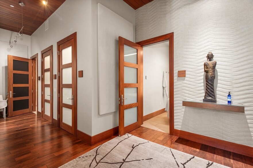 More Photos Of 241 Robinson St, Basalt Storefront For Sale