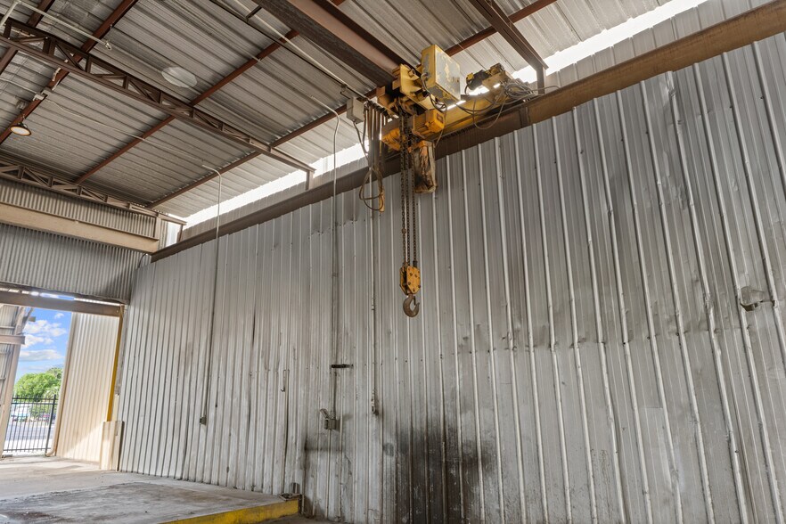 More Photos Of 1118 N Magnolia Ave, Ocala Warehouse For Sale