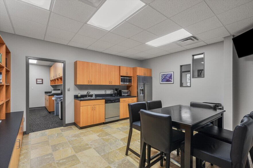 More Photos Of 1589 Metropolitan Blvd, Tallahassee Office For Lease