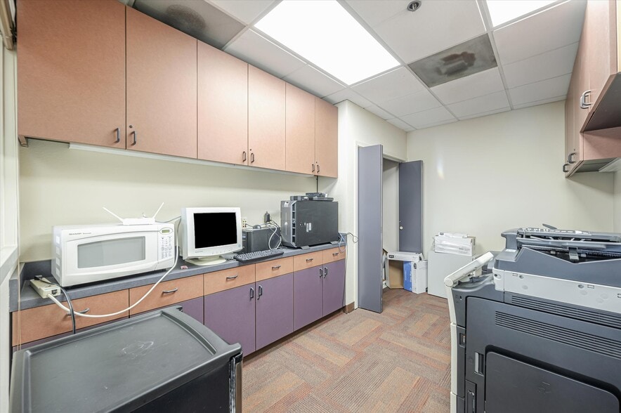 More Photos Of 370-390 Bridge Pky, Redwood City Medical For Lease