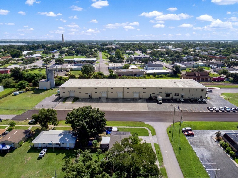 More Photos Of 110 W Interlake Blvd, Lake Placid Warehouse For Lease