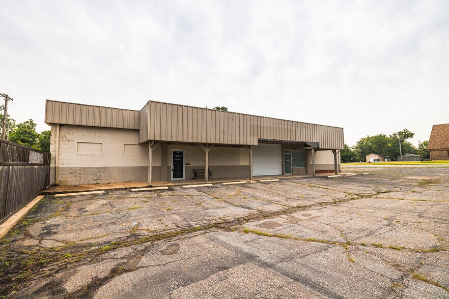 More Photos Of 226 E Ross St, Clearwater Freestanding For Sale