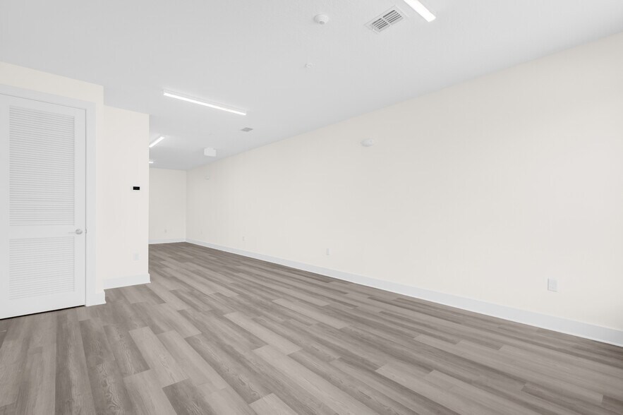 More Photos Of Oviedo On The Park, Oviedo Freestanding For Lease