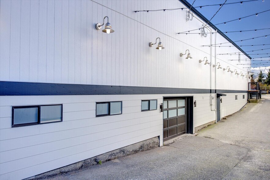 More Photos Of 1415-1419 Elliott Ave W, Seattle Unknown For Lease