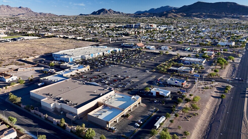 More Photos Of 200-284 E Lake Mead Dr, Henderson Unknown For Lease