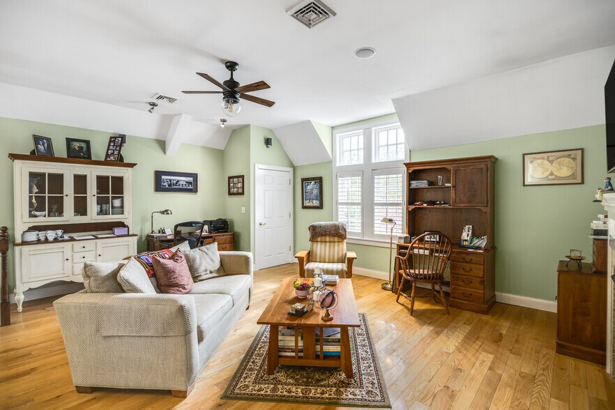 More Photos Of 1861 Main St, Brewster Hospitality For Sale