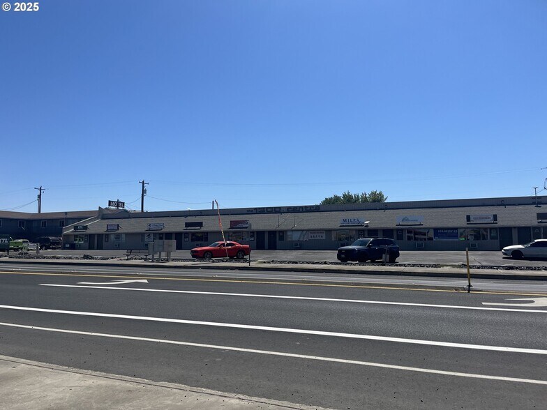 More Photos Of 1300 6th St, Umatilla Storefront Retail Office For Sale