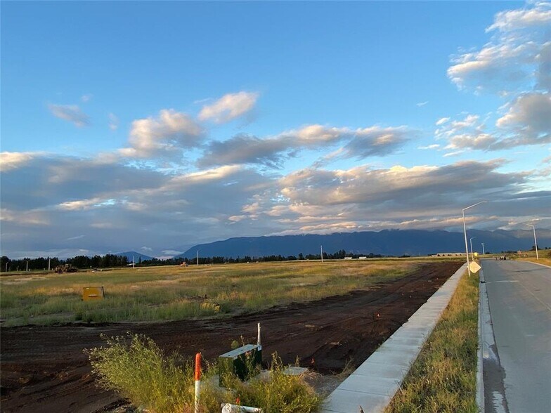 More Photos Of NHN Lincoln St, Kalispell Land For Sale