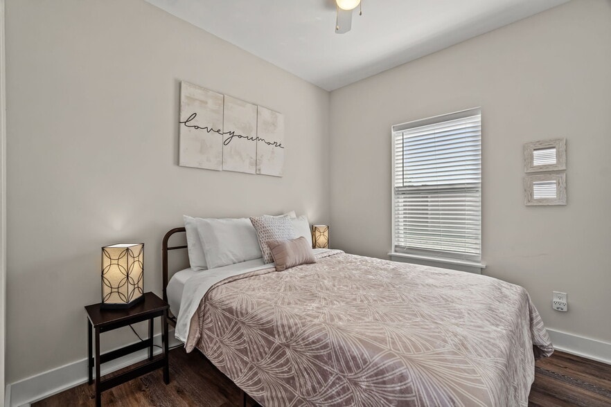 More Photos Of 2906 Sarah Jean Ct, Panama City Manufactured Housing Mobile Home Park For Sale
