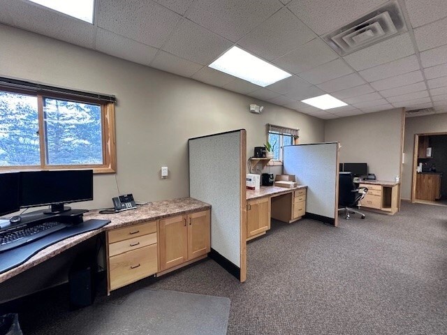 More Photos Of 7 Tiff Ave, Neillsville Office For Sale