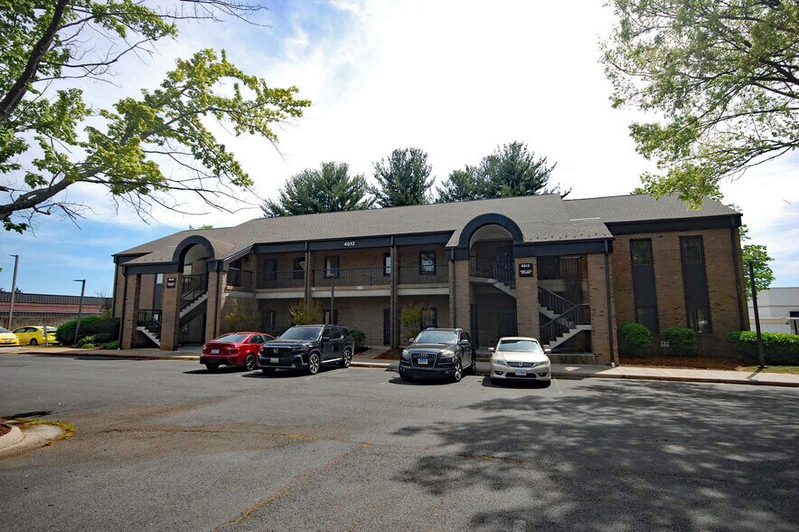 More Photos Of 4613 Pinecrest Office Park Dr, Alexandria Office For Lease