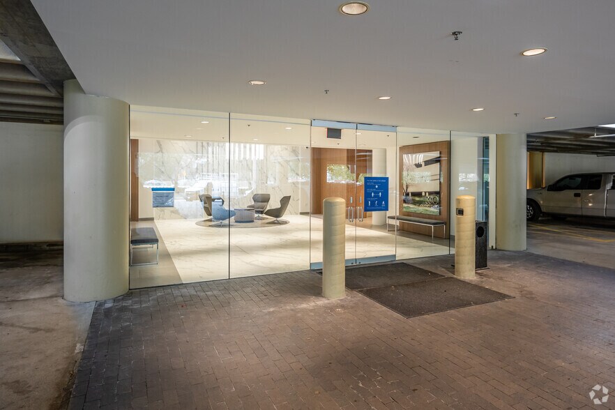 More Photos Of 3310 West End Ave, Nashville Office For Lease