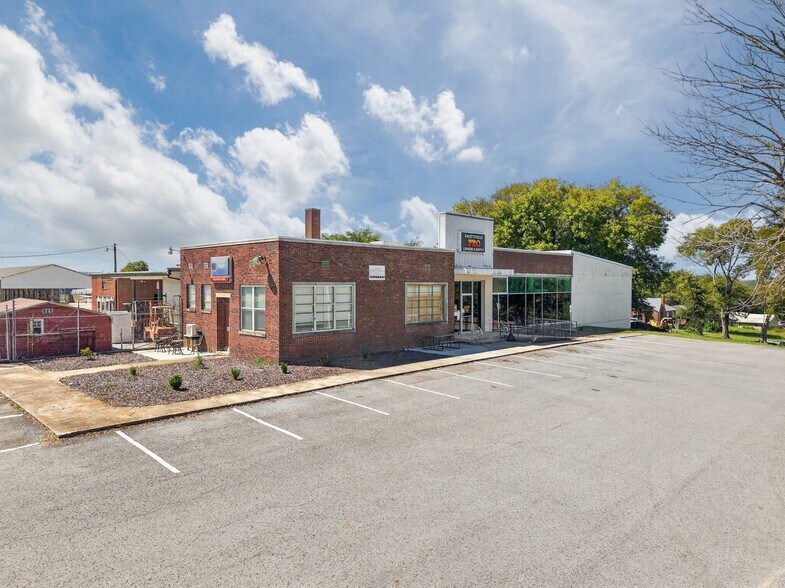 More Photos Of 1404 Washington St W, Fayetteville Warehouse For Sale