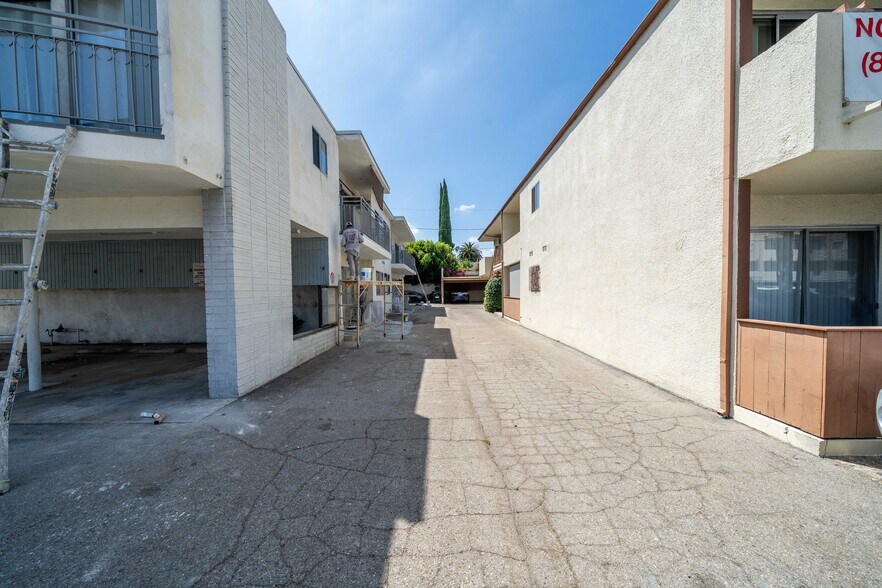 More Photos Of 14716 Magnolia Blvd, Sherman Oaks Apartments For Sale