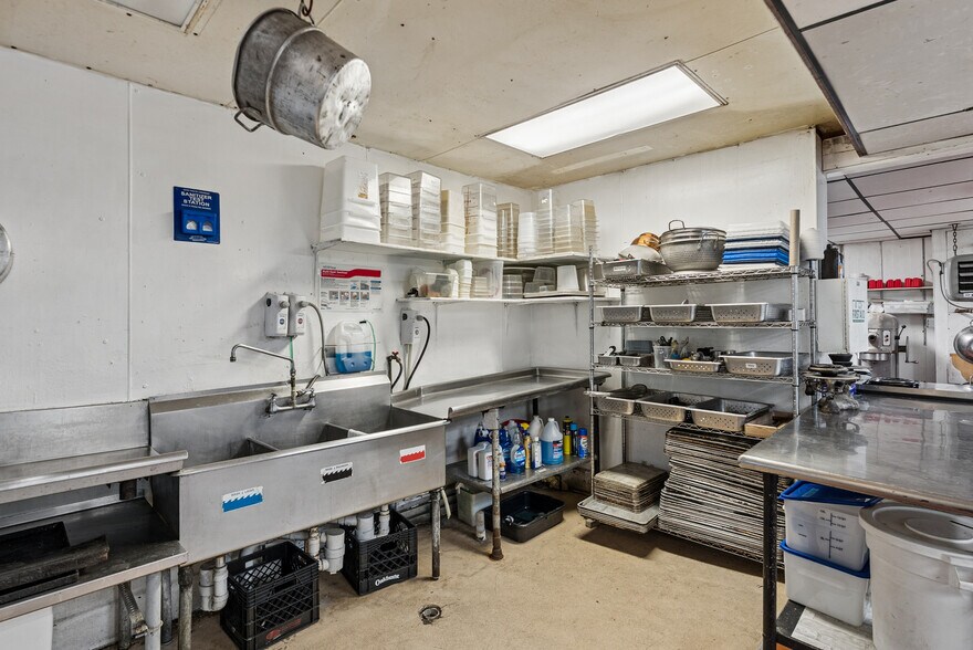 More Photos Of 157 Main St, Belgrade Hospitality For Sale