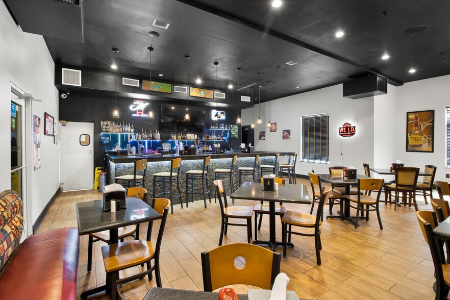 More Photos Of 410 Us Highway 79 S, Henderson Hotel For Lease