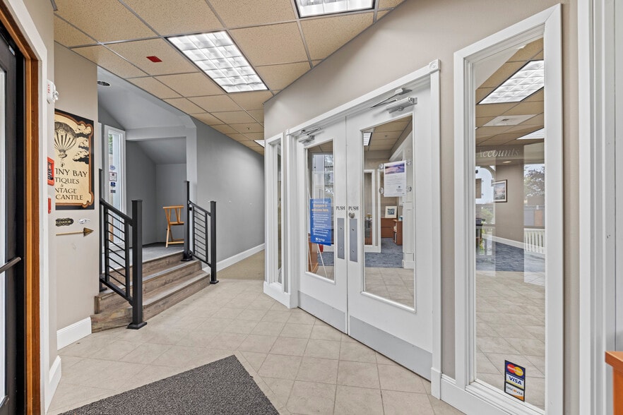 More Photos Of 105 1st St, Langley Storefront Retail Residential For Sale