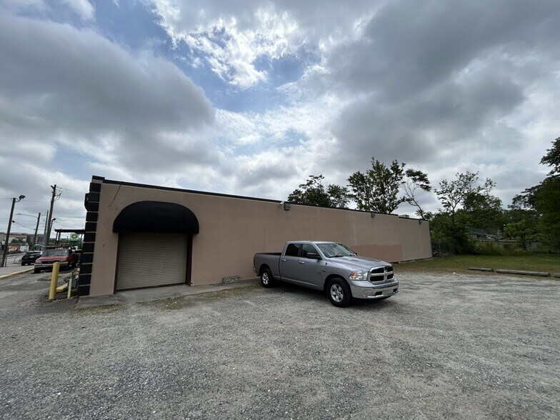 More Photos Of 748 Donald Lee Hollowell Pky, Atlanta Food Processing For Lease