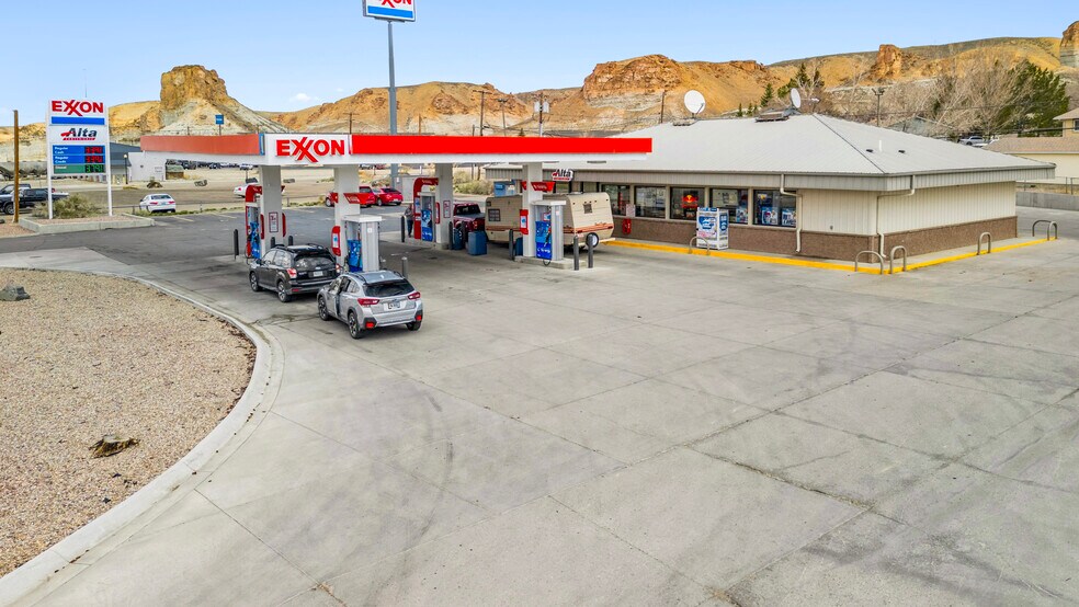 More Photos Of 1050 W Flaming Gorge Way, Green River Service Station For Sale