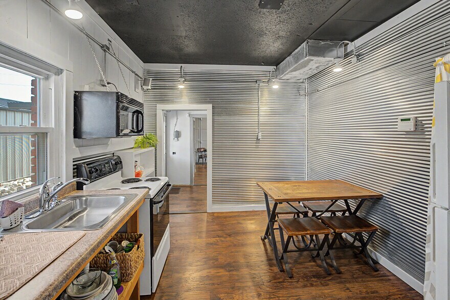 More Photos Of 2102 N Outer Dr, Dexter Office For Sale