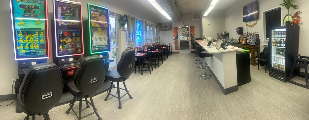 More Photos Of 790 Wolf Rd, Random Lake Service Station For Sale