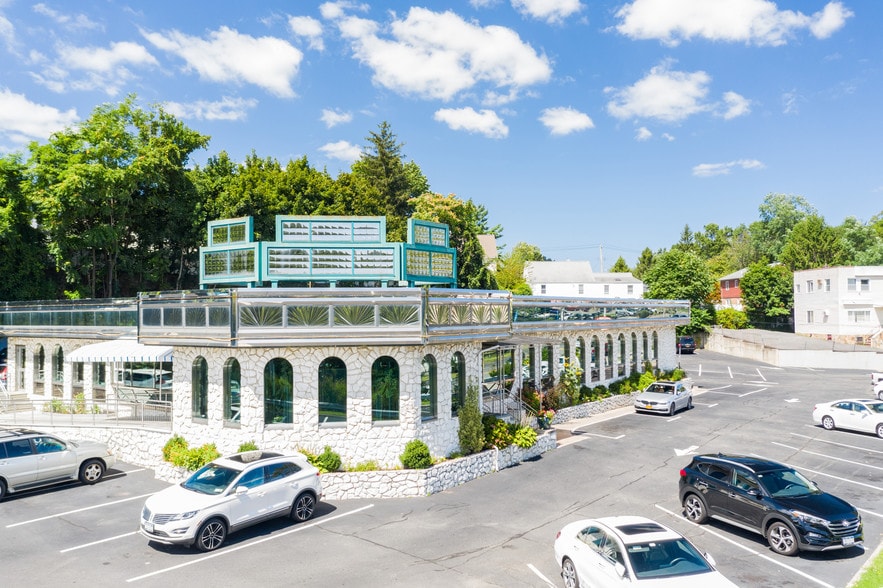 More Photos Of 1 Fort Hill Ave, Yonkers Restaurant For Sale