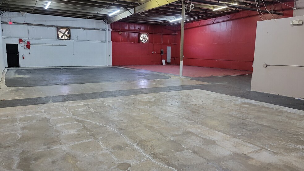 More Photos Of 10207-10235 General Dr, Orlando Warehouse For Lease