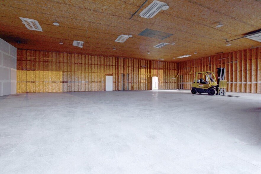 More Photos Of 6804 Agate Rd, White City Flex For Sale