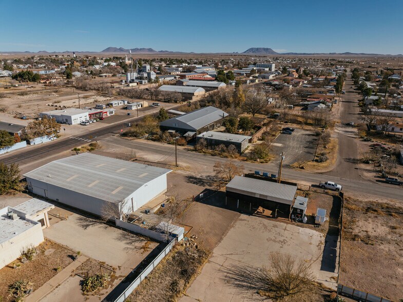 More Photos Of 601 W San Antonio St, Marfa Showroom For Sale