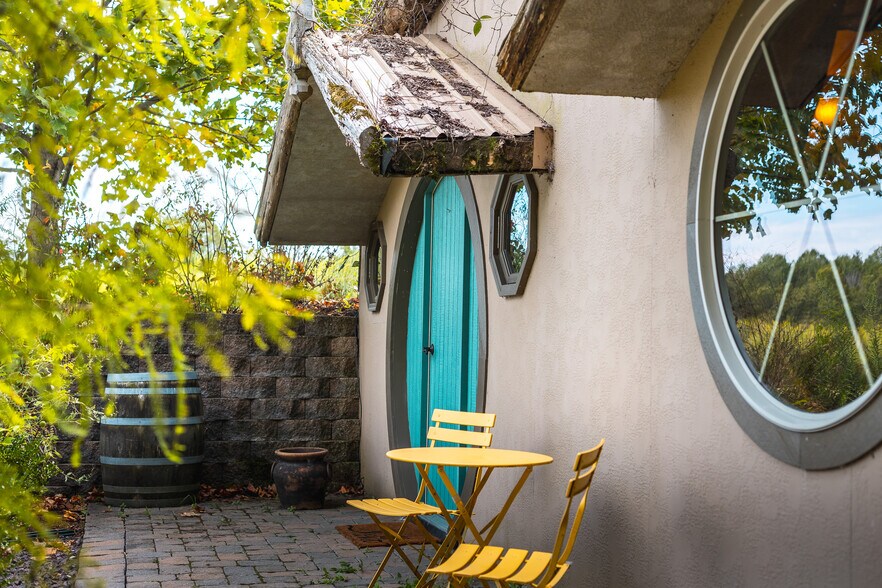 More Photos Of 295 Panthers Den Rd, Makanda Hotel For Sale