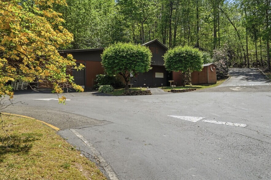 More Photos Of 5730 Highway 356, Sautee Nacoochee Specialty For Sale