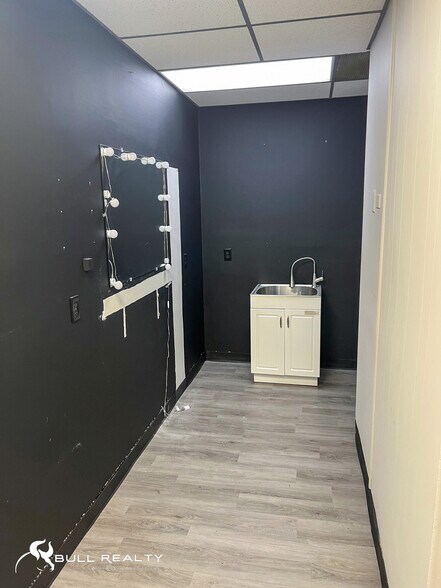 More Photos Of 6667 Vernon Woods Dr, Atlanta Medical For Lease