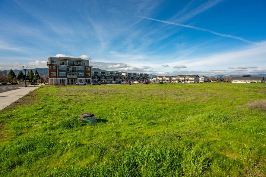 More Photos Of 0 Boulder Ridge St, Central Point Land For Sale