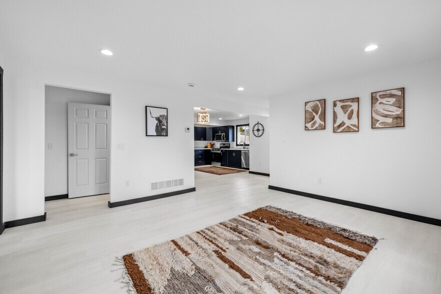 More Photos Of 1113 10th St NW, Minot Multifamily For Sale