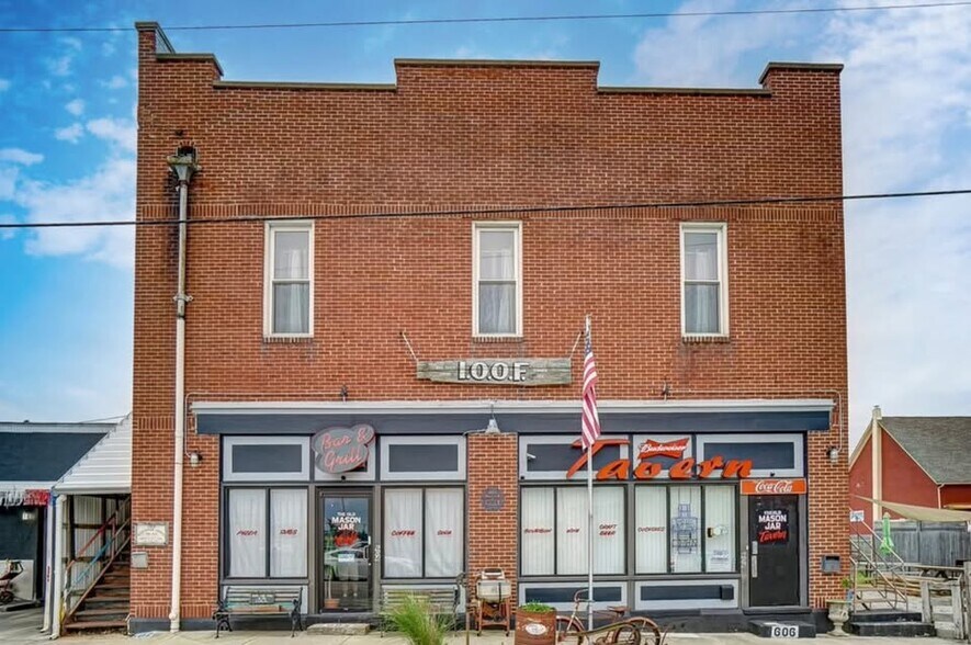 More Photos Of 604 W Xenia Dr, Fairborn Freestanding For Lease