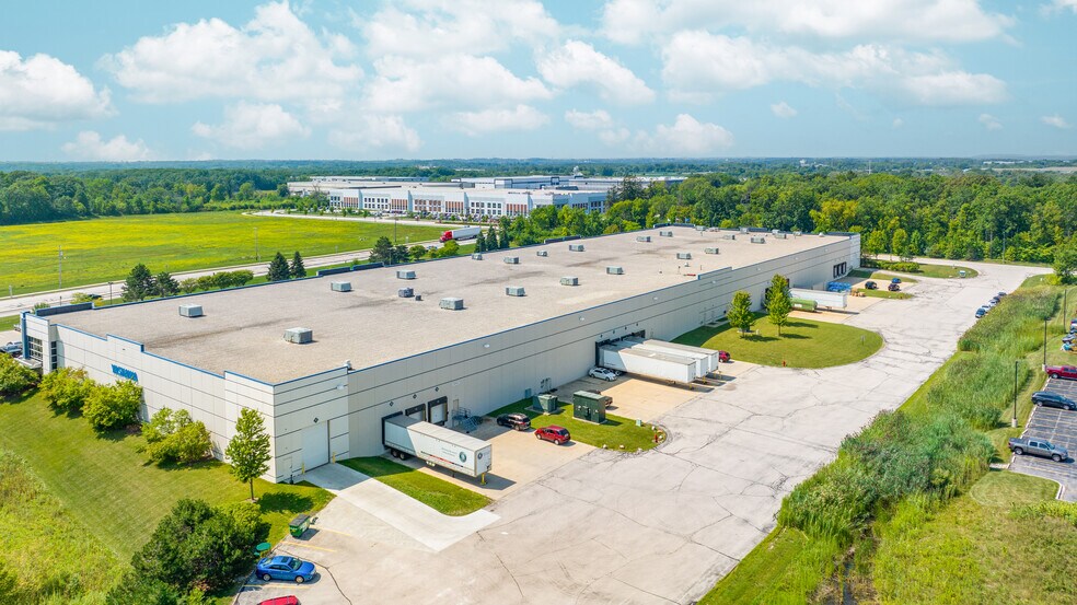 Primary Photo Of 100 W Oakwood Rd, Oak Creek Manufacturing For Lease
