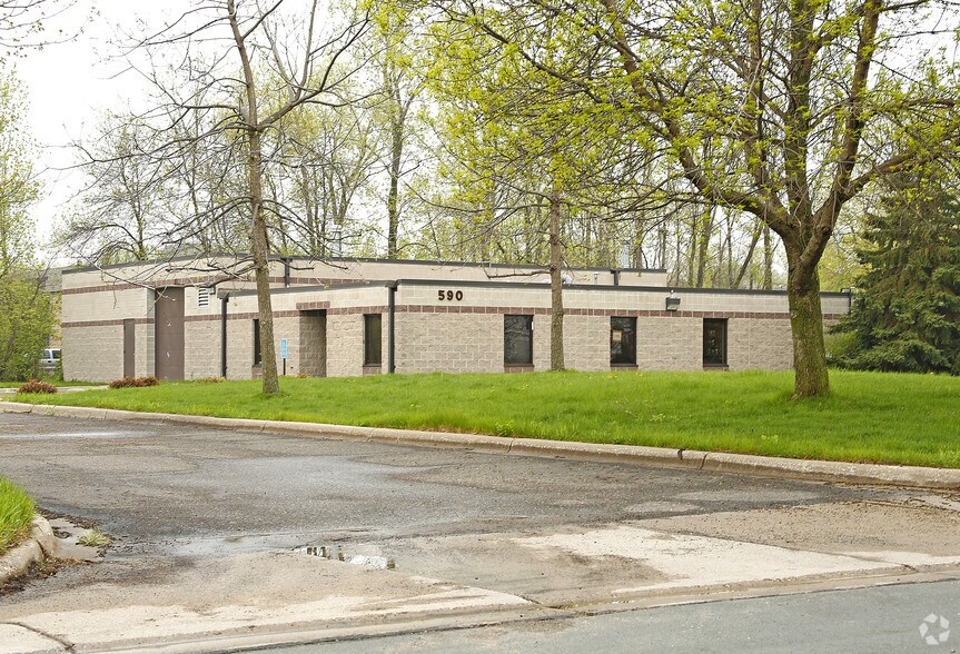 More Photos Of 590 Cardigan Rd, Shoreview Warehouse For Lease