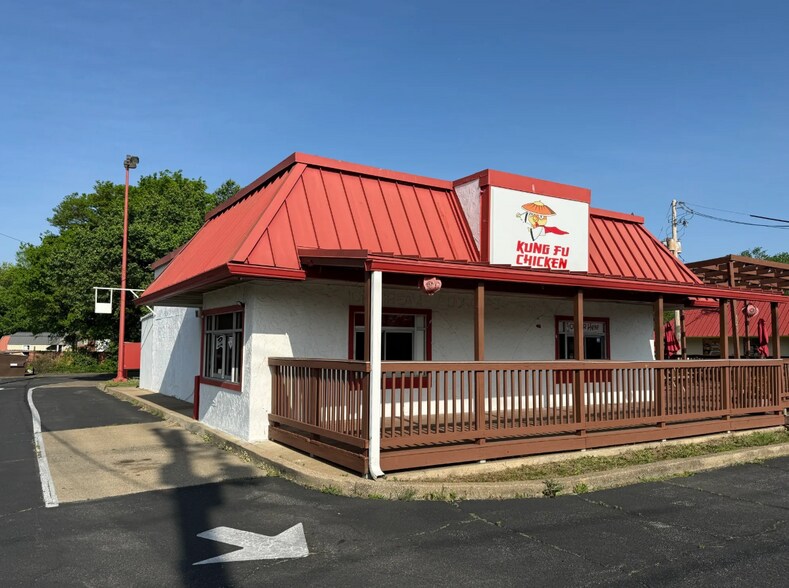 Primary Photo Of 325 S Green River Rd, Evansville Fast Food For Lease