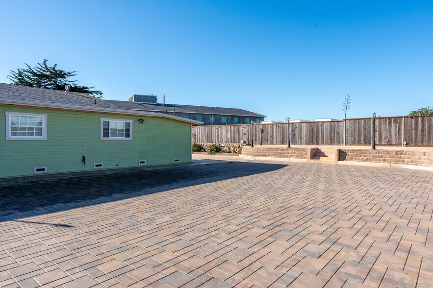 More Photos Of 7550 Sandholdt Rd, Moss Landing Warehouse For Sale