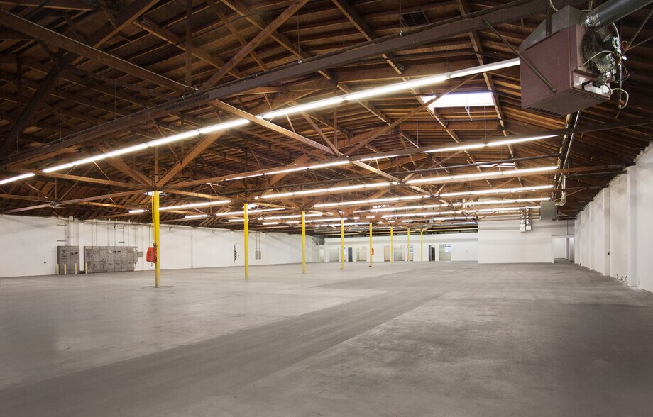 Primary Photo Of 5916-5922 W Bowcroft St, Los Angeles Manufacturing For Lease