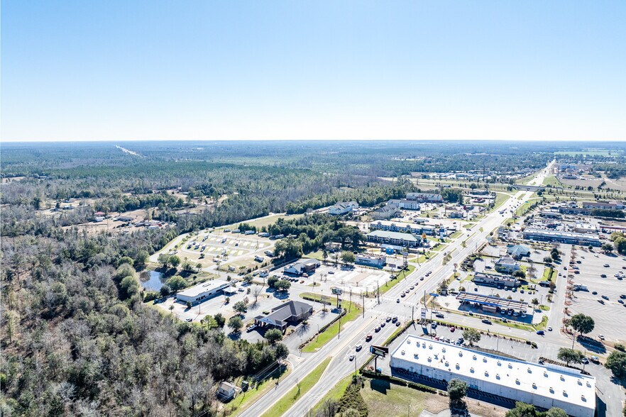 More Photos Of 4944 Malloy Plz, Marianna Freestanding For Sale