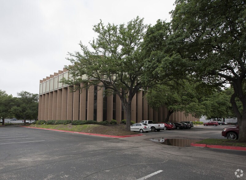 More Photos Of 7700 Chevy Chase Dr, Austin Unknown For Lease