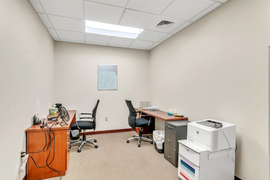 More Photos Of 85 Elm St, West Springfield Storefront Retail Office For Lease