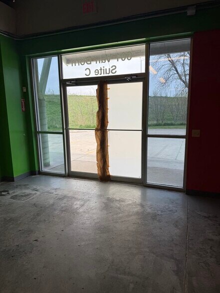 More Photos Of 601 Van Dorn St, Lincoln Warehouse For Lease