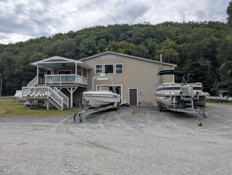 More Photos Of 225 Missing Link Rd, Bellows Falls Specialty For Sale