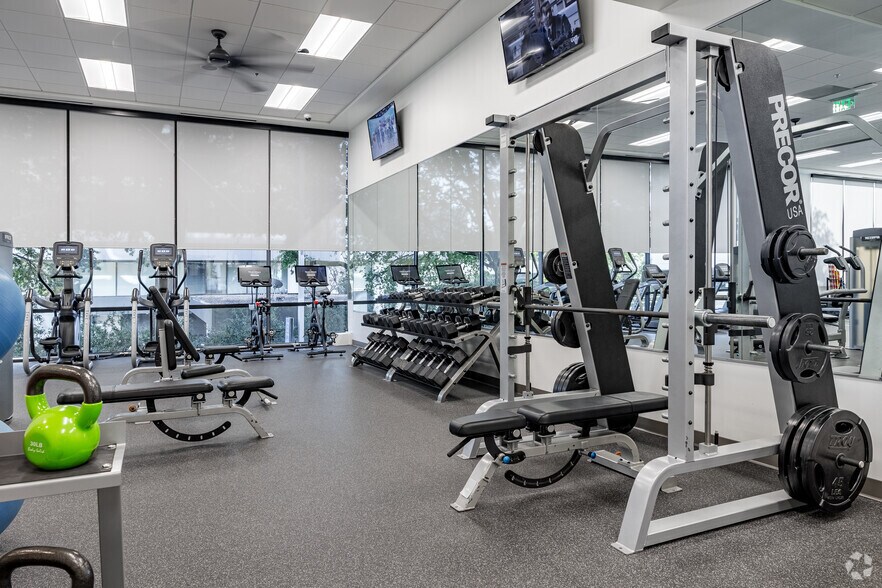 More Photos Of 3445 Peachtree Rd NE, Atlanta Office For Lease