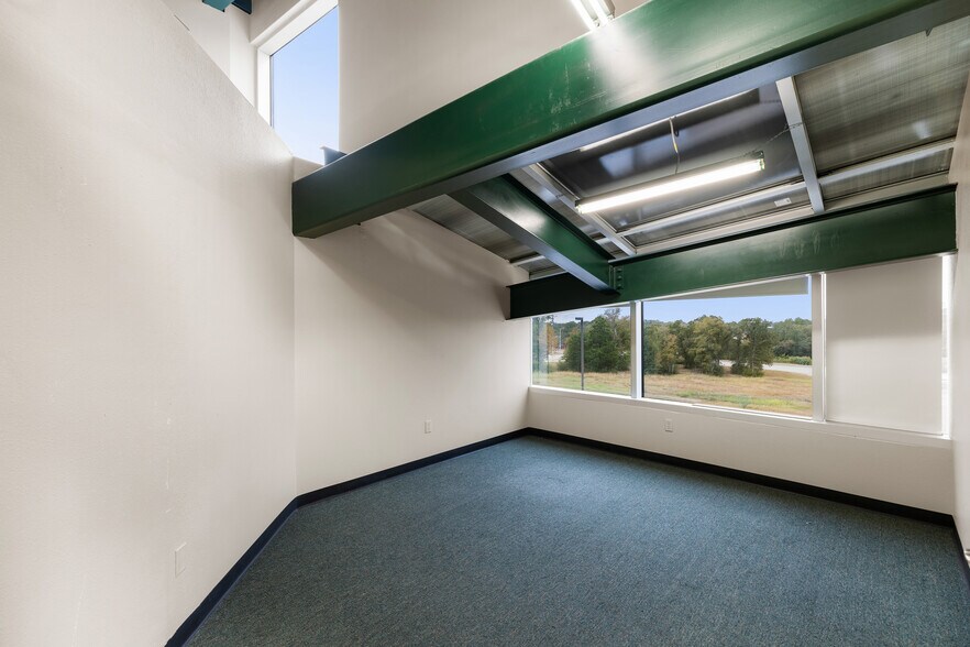 More Photos Of 1920 W Villa Maria Rd, Bryan Medical For Lease